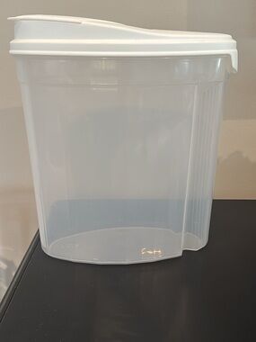 Vintage Rubbermaid Plastic Food Storage Canister with White Lid